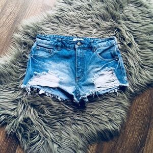 🌙LIGHT WASH DENIM MID RISE CUTOFFS